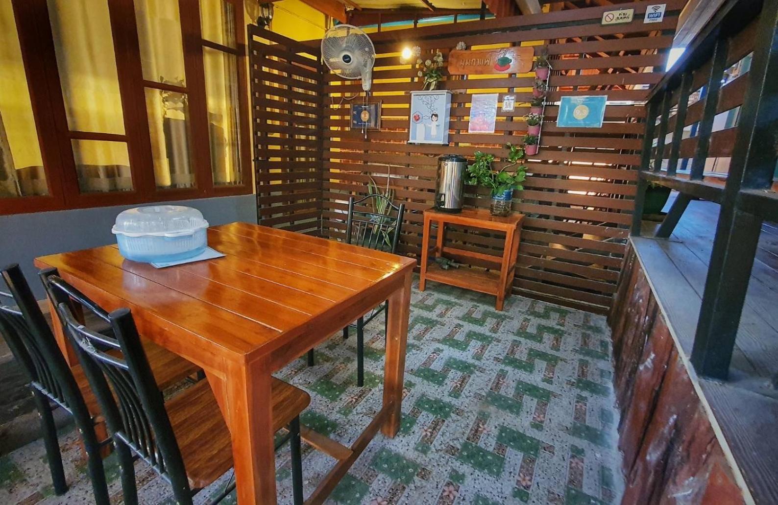 Ruen Thai Ban Rim Nam Kamphaeng Phet Exterior foto
