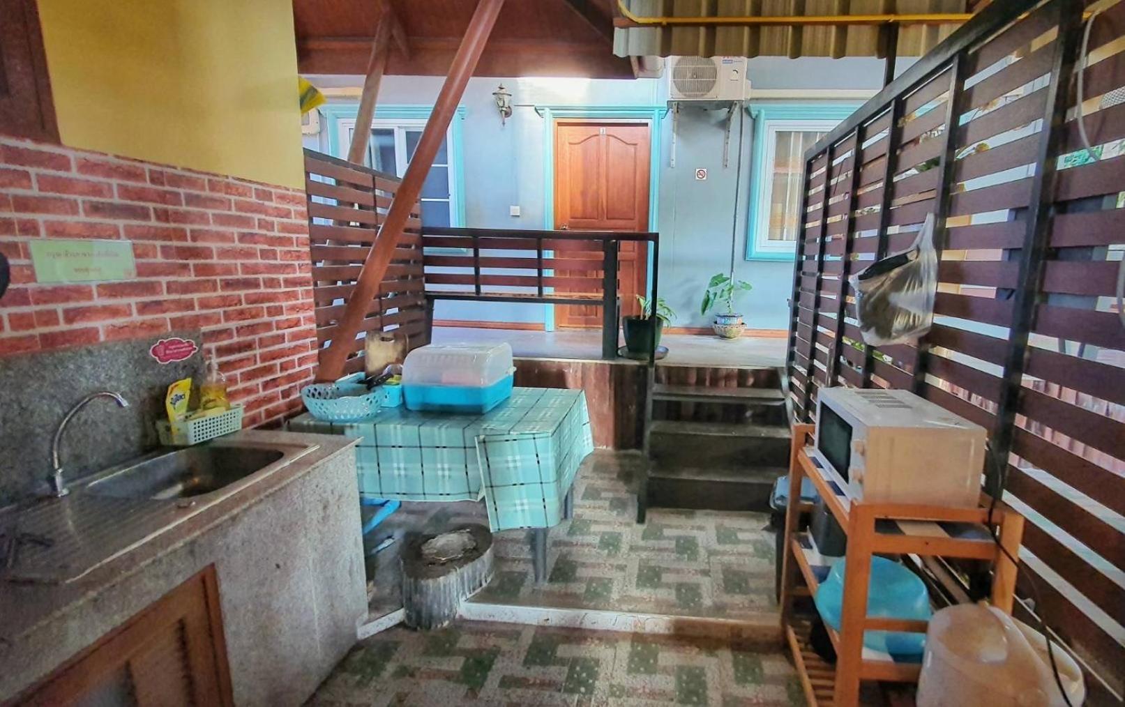 Ruen Thai Ban Rim Nam Kamphaeng Phet Exterior foto