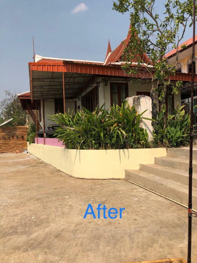 Ruen Thai Ban Rim Nam Kamphaeng Phet Exterior foto